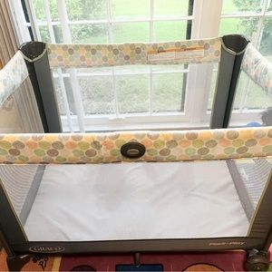 Baby play yard & pack and play